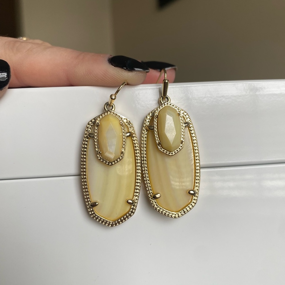 Kendra Scott Emmy earrings